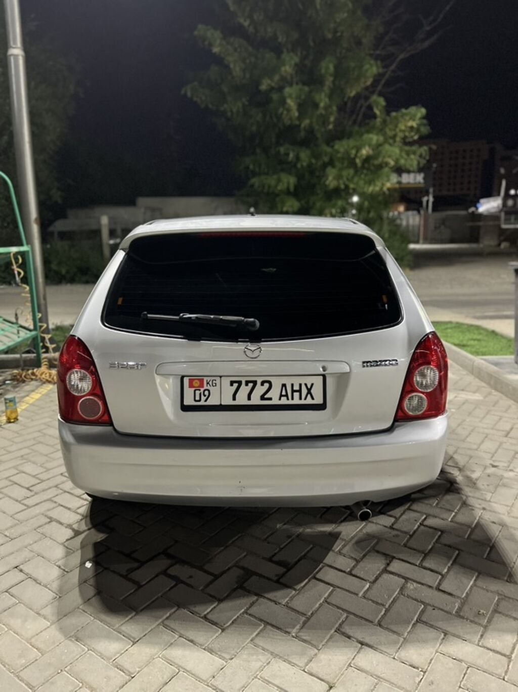 Mazda Familia: 2003 г., Автомат, Бензин, Хэтчбэк: фото 2