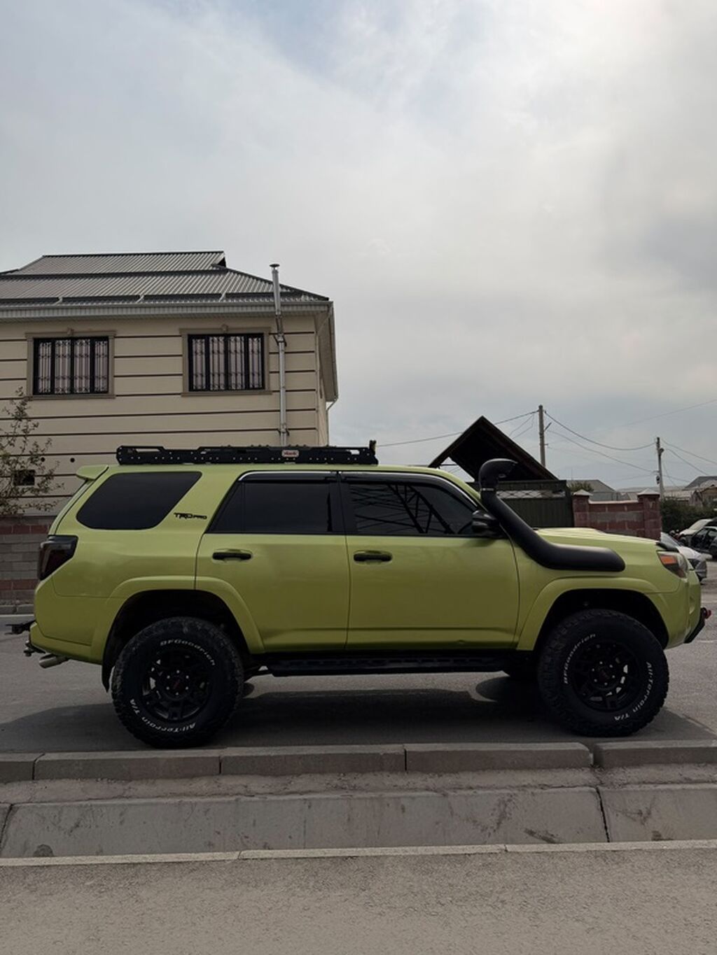 Toyota 4Runner: 2023 г., 4 л, Автомат, Газ, Внедорожник: фото 6
