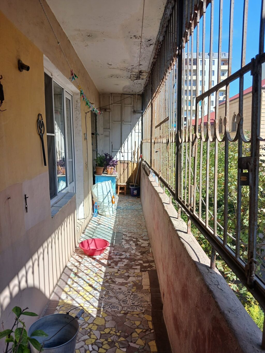 4otaqlı mənzil – geniş və işıqlı - Plan: ayrı-ayrı otaqlar, ayrıca