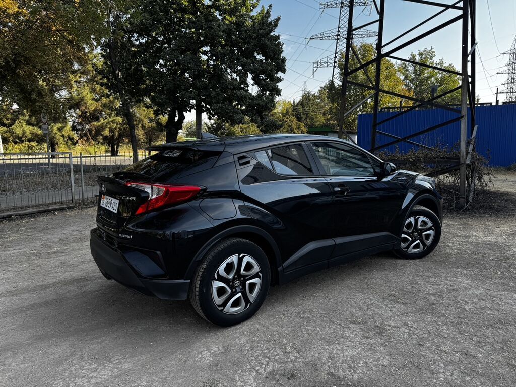 Toyota C-HR: 2021 г., Электромобиль, Кроссовер: фото 2