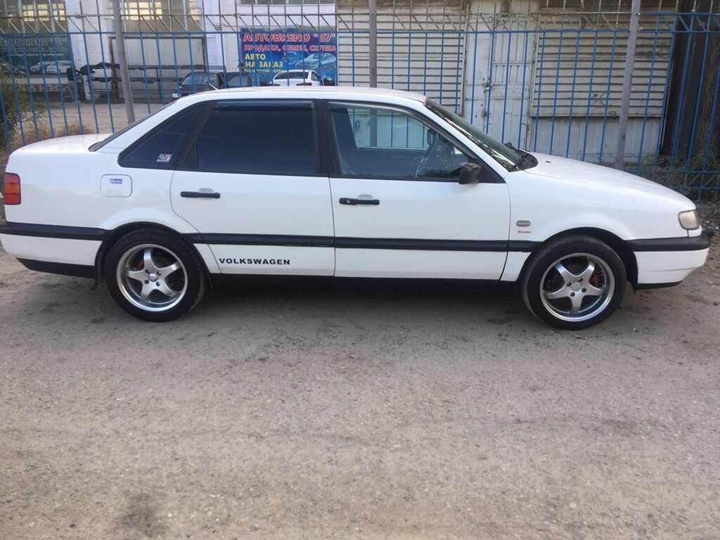 Volkswagen Passat: 1995 г., 2 л, Механика, Газ, Седан: фото 5