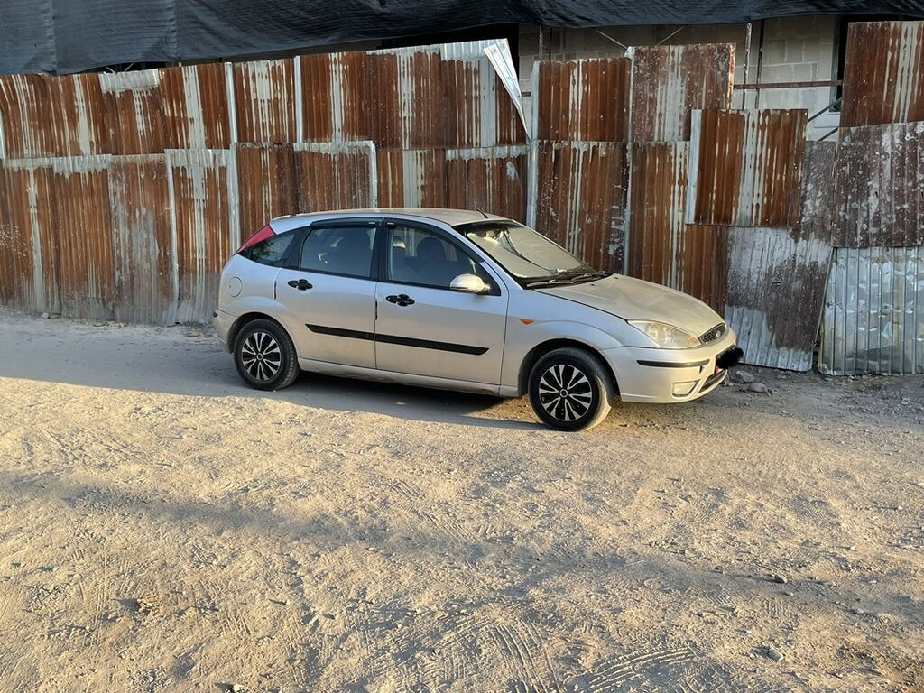 Ford Focus: 2003 г., 1.6 л, Механика, Газ, Хэтчбэк: фото 5