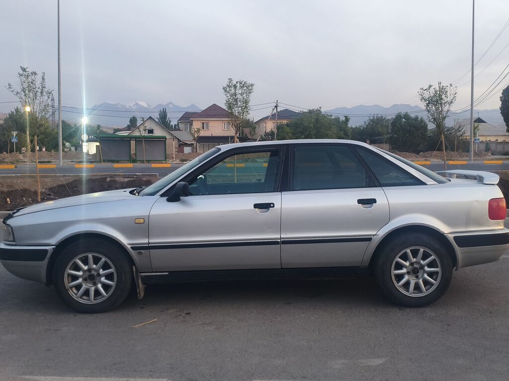 Audi 80: 1992 г., Седан: фото 4
