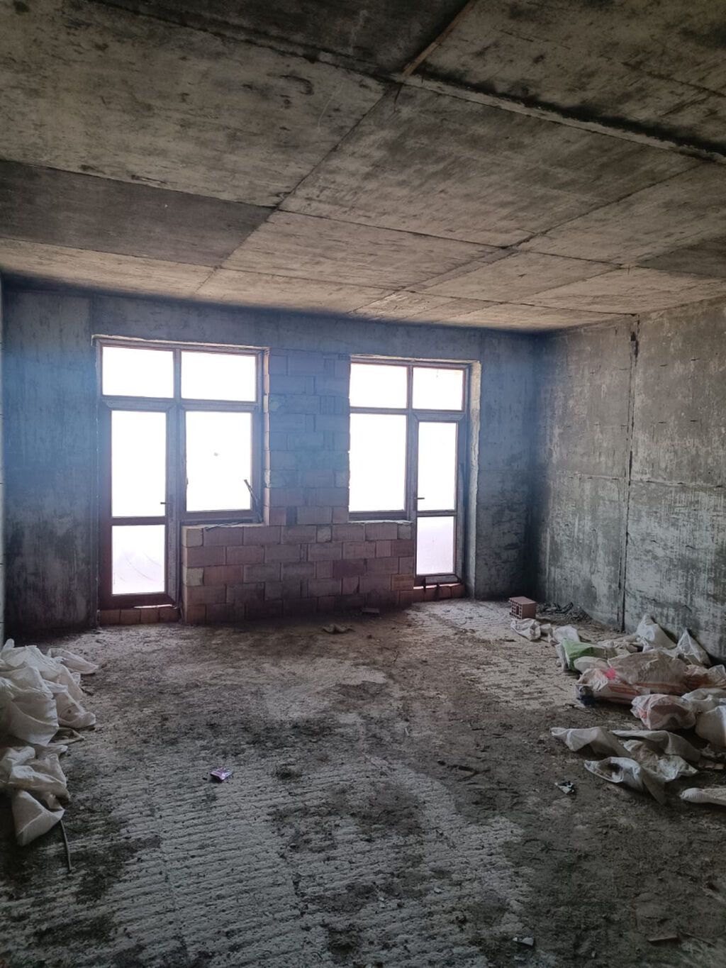 4 otaqlı, Yeni tikili, m. 20 Yanvar, 186 kv. m