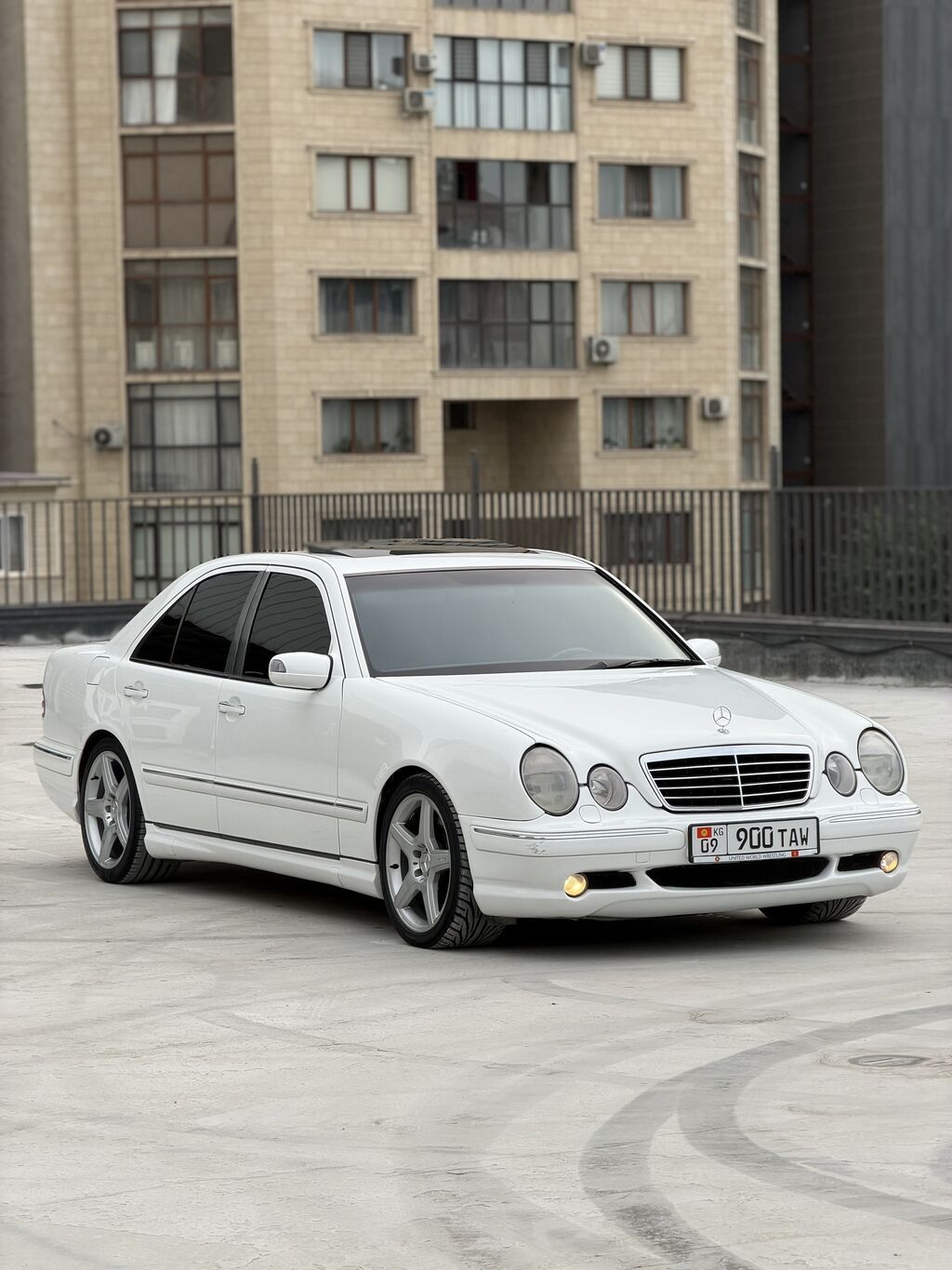Mercedes-Benz E-класс AMG: 2001 г., 5.5 л, Автомат, Седан: фото 3