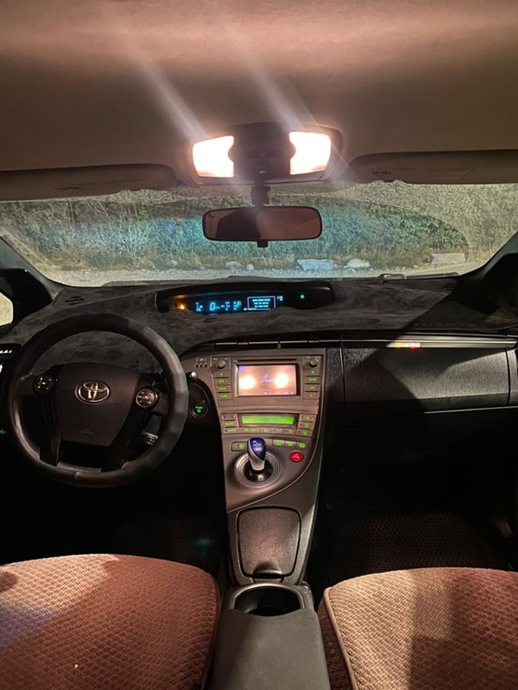 Toyota Prius: 2013 г., 1.8 л, Автомат, Гибрид, Хэтчбэк: фото 6