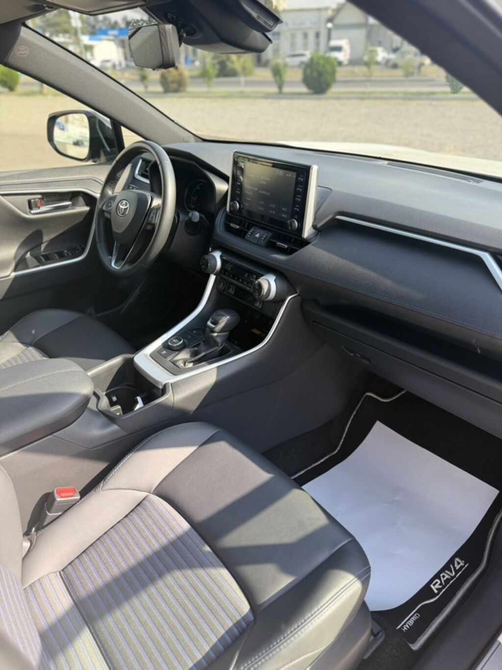 Toyota RAV4: 2021 г., 2.5 л, Автомат, Бензин, Кроссовер: фото 8