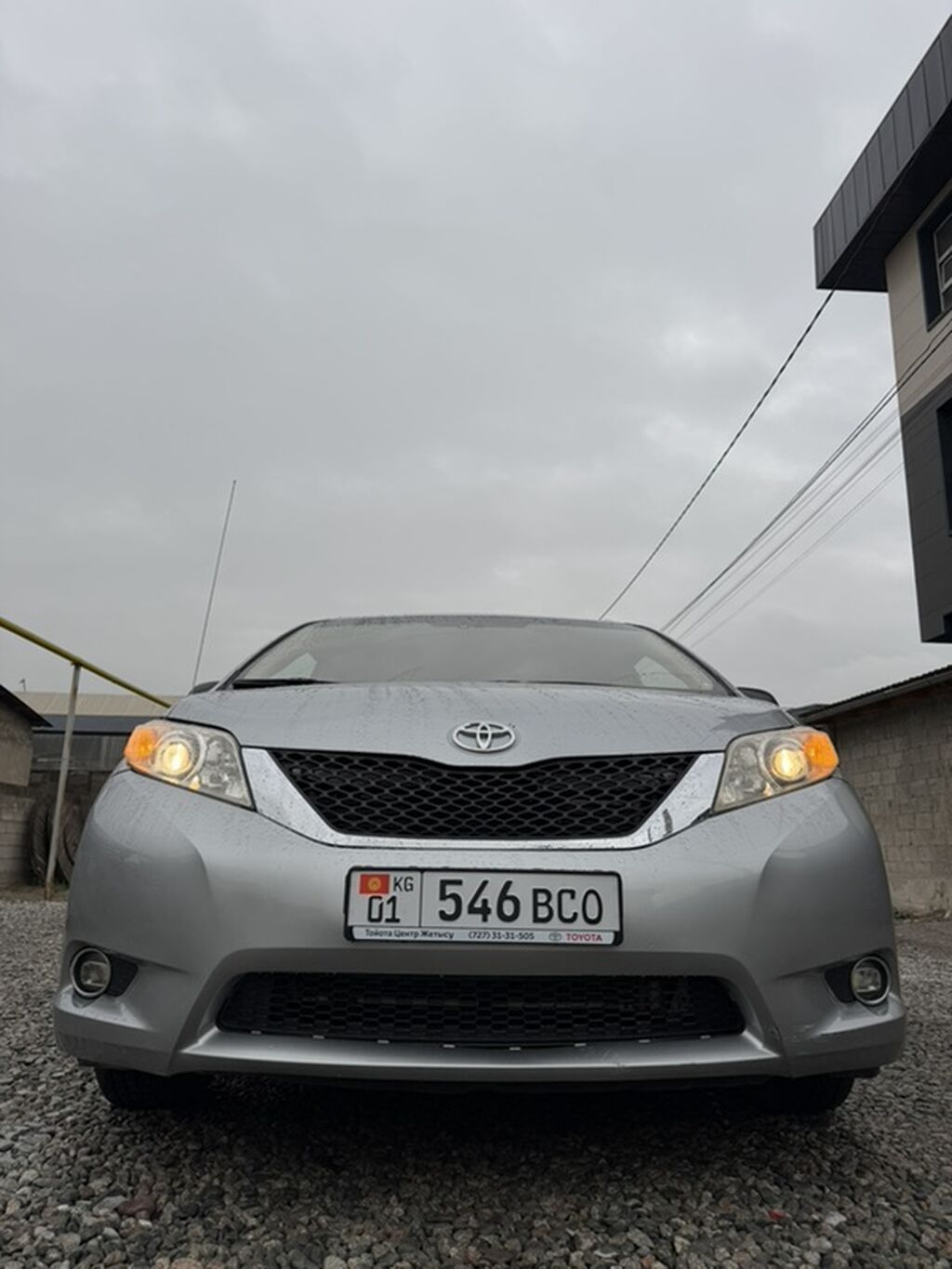 Toyota Sienna: 2011 г., 3.5 л, Автомат, Газ, Минивэн: фото 3