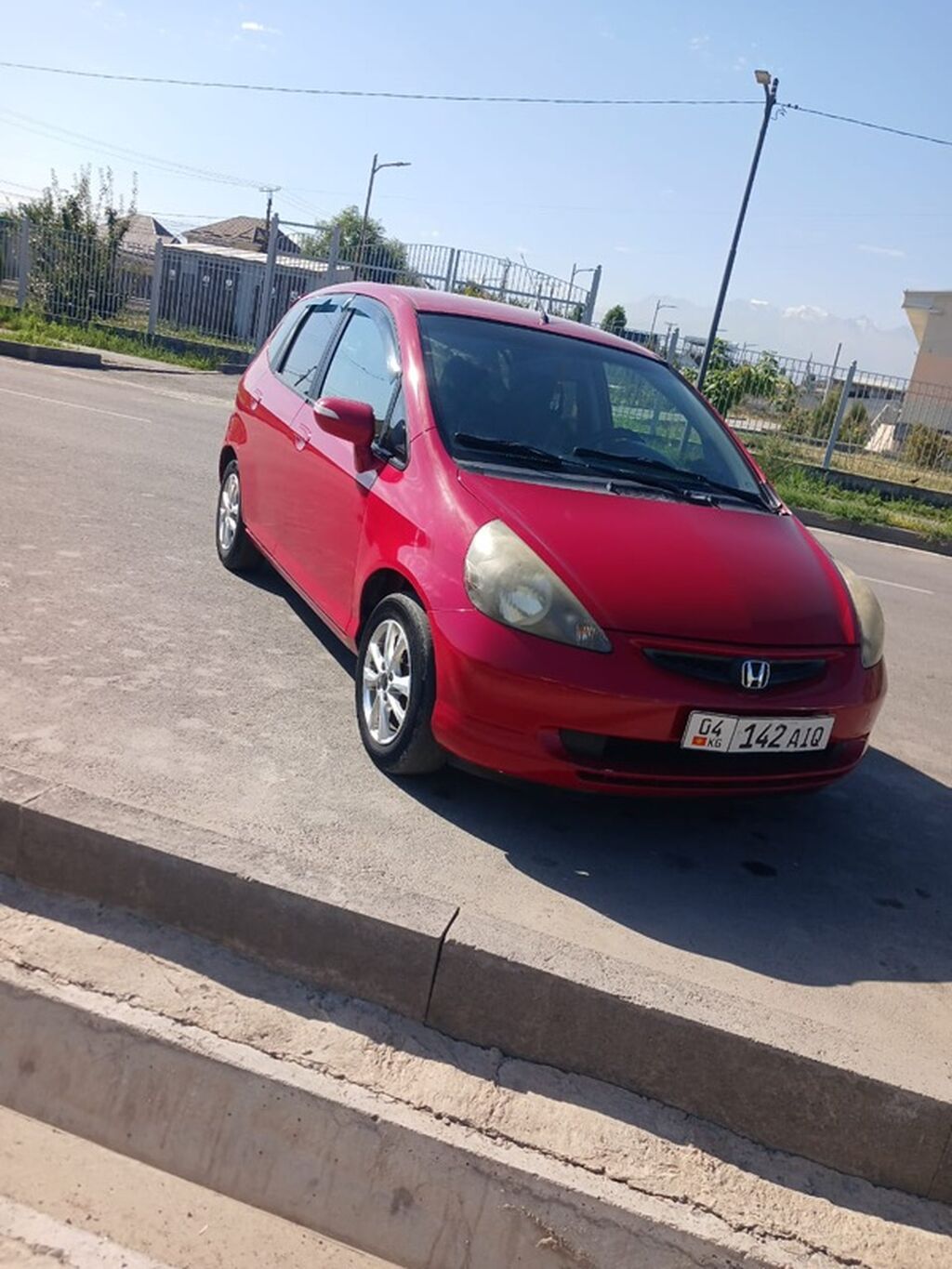 Honda Fit: 2005 г., 1.4 л, Вариатор, Бензин, Хэтчбэк: фото 2