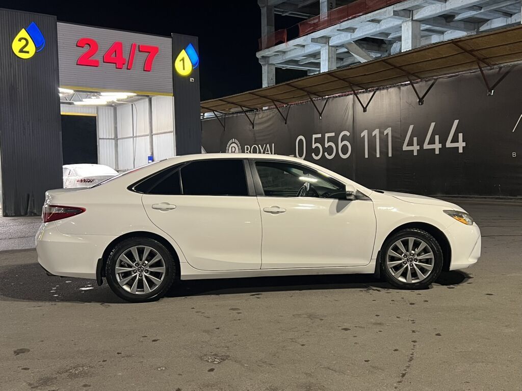 Toyota Camry: 2017 г., 2.5 л, Вариатор, Гибрид, Седан: фото 3