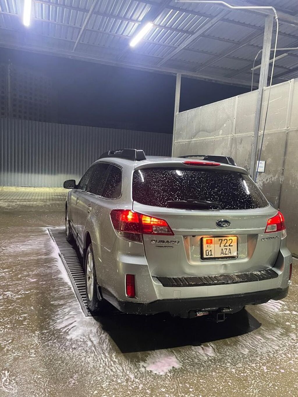 Subaru Outback: 2011 г., 2.5 л, Автомат, Универсал: фото 4