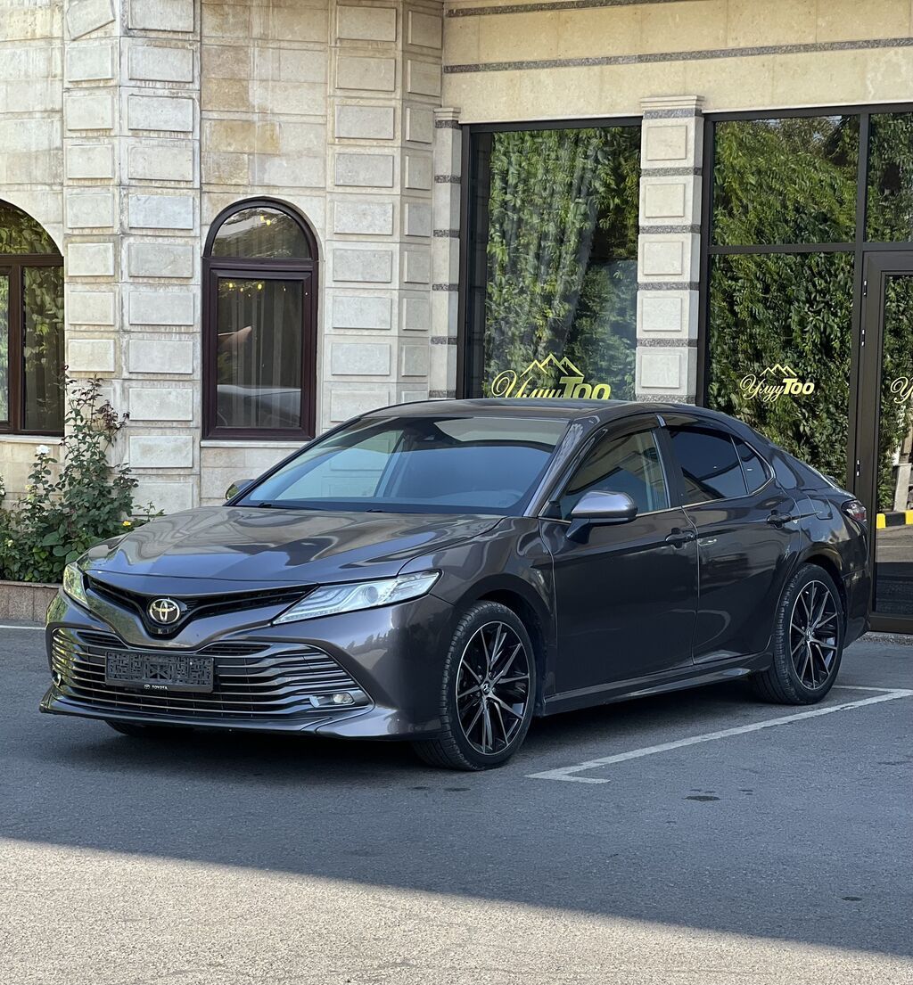 Toyota Camry: 2018 г., 2.5 л, Автомат, Бензин, Седан: фото 2