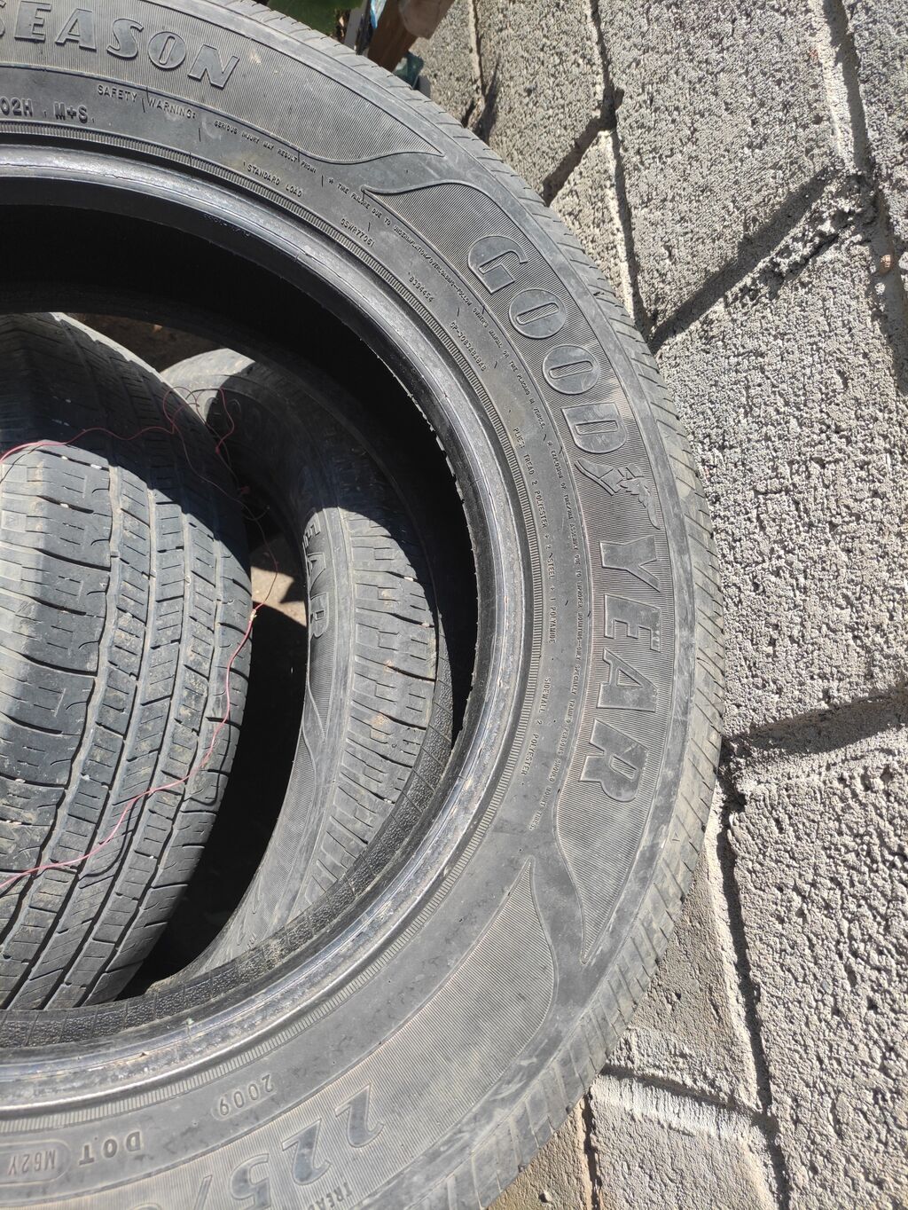 Шины 225 / 60 / R 17, Всесезонная, Б/у, Комплект, Легковые, GoodYear: фото 2
