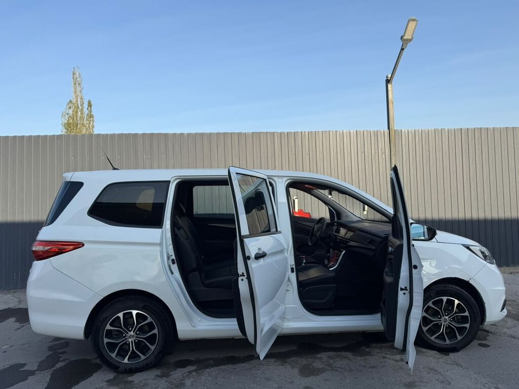 Changan Auchan A600 EV: 2021 г., Автомат, Электромобиль, Минивэн: фото 4