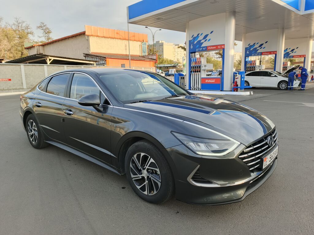 Hyundai Sonata: 2022 г., 2 л, Автомат, Гибрид, Седан: фото 2