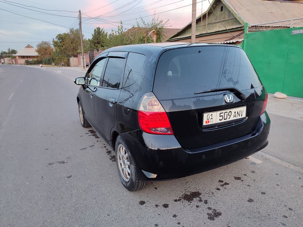 Honda Fit: 2006 г., 1.4 л, Вариатор, Бензин, Хэтчбэк: фото 4