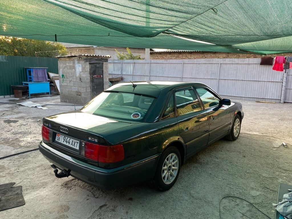 Audi S4: 1993 г., 2 л, Механика: фото 3