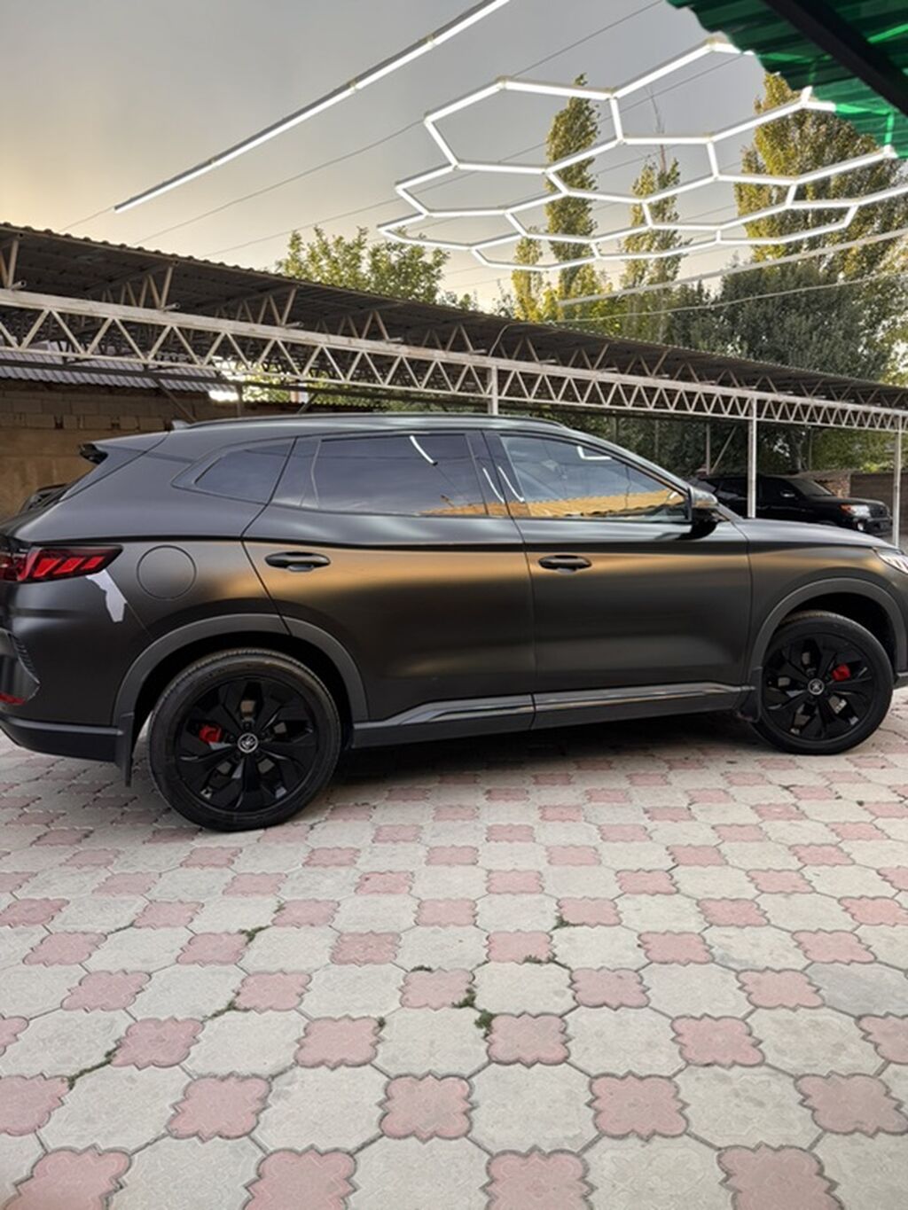 BYD Song Plus: 2021 г., 1.5 л, Электромобиль, Кроссовер: фото 2