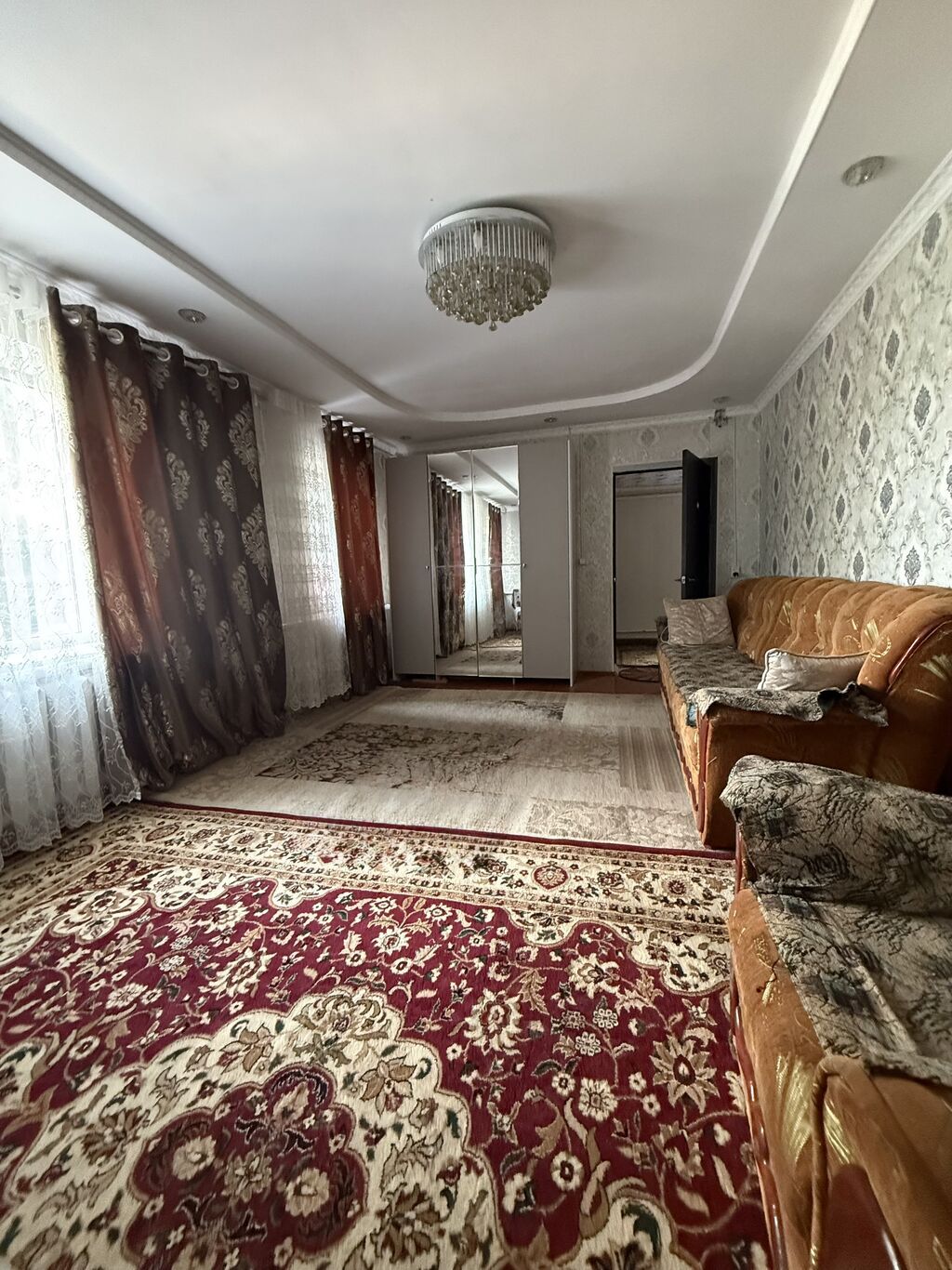 Срочно продаю дом из 5 комнат с участоком 3,77 сотых с квартирным: фото 3