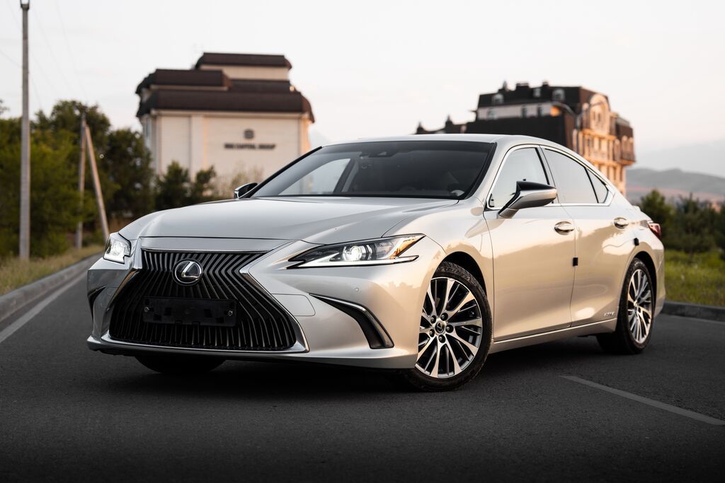 Lexus ES: 2019 г., 2.5 л, Автомат, Гибрид, Седан: фото 2
