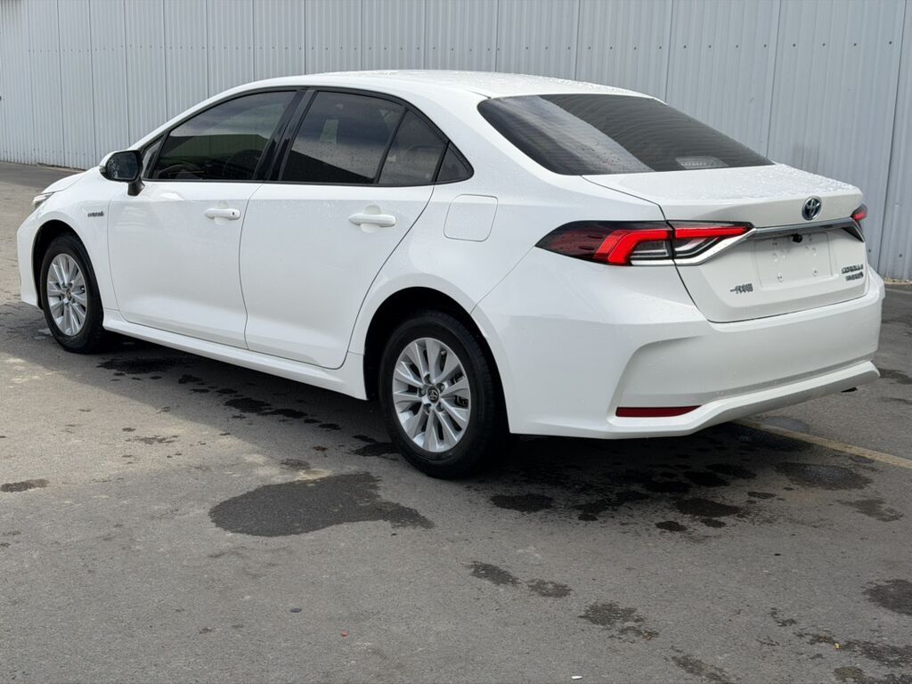 Toyota Corolla: 2022 г., 1.8 л, Вариатор, Гибрид, Седан: фото 6