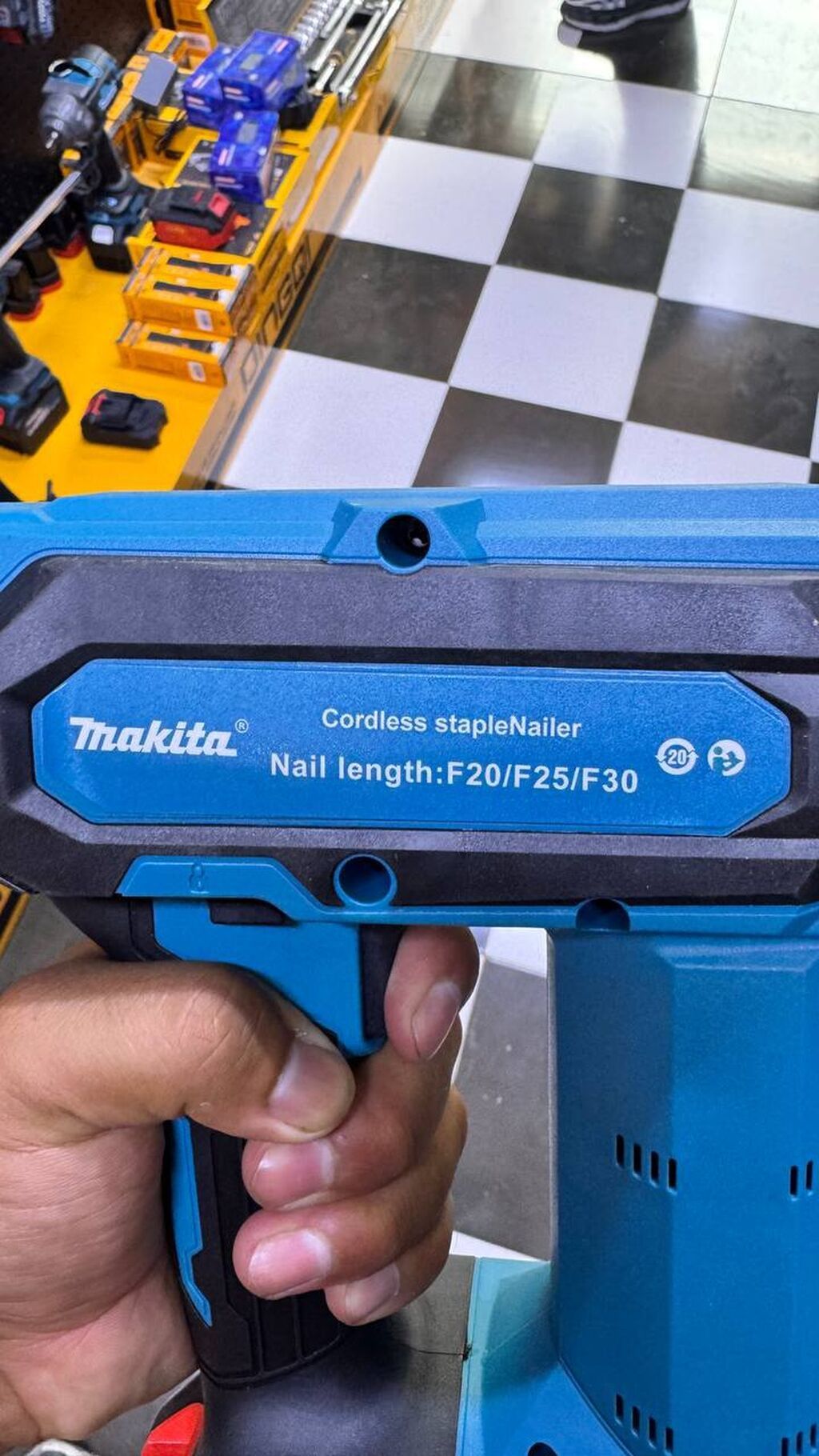 Аккумуляторный гвоздезабиватель/степлер Makita (без проводов) - Тип: фото 3