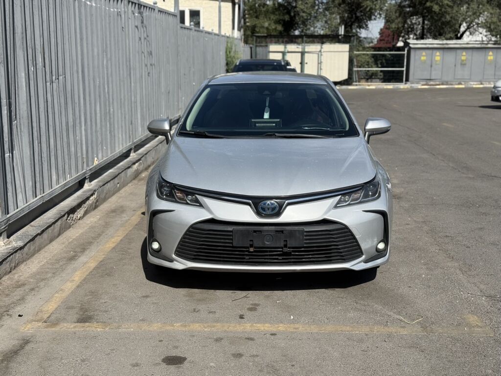 Toyota Corolla: 2021 г., 1.8 л, Гибрид, Седан: фото 5