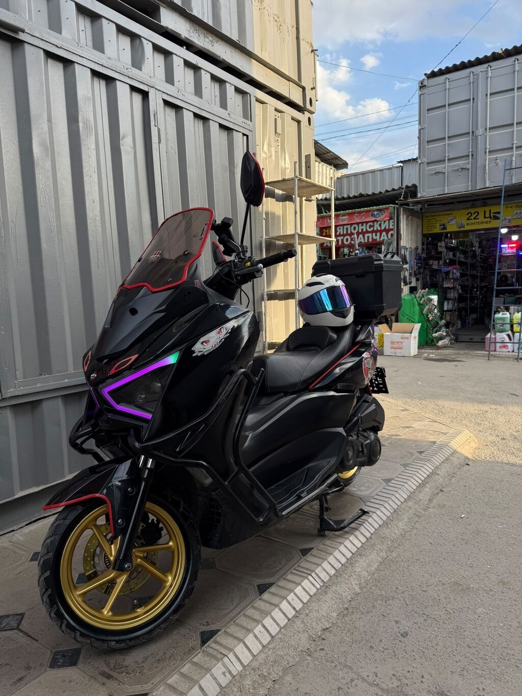 Z MAX 180куб состояние все идеал только по пластику чуть чуть вложения: фото 1