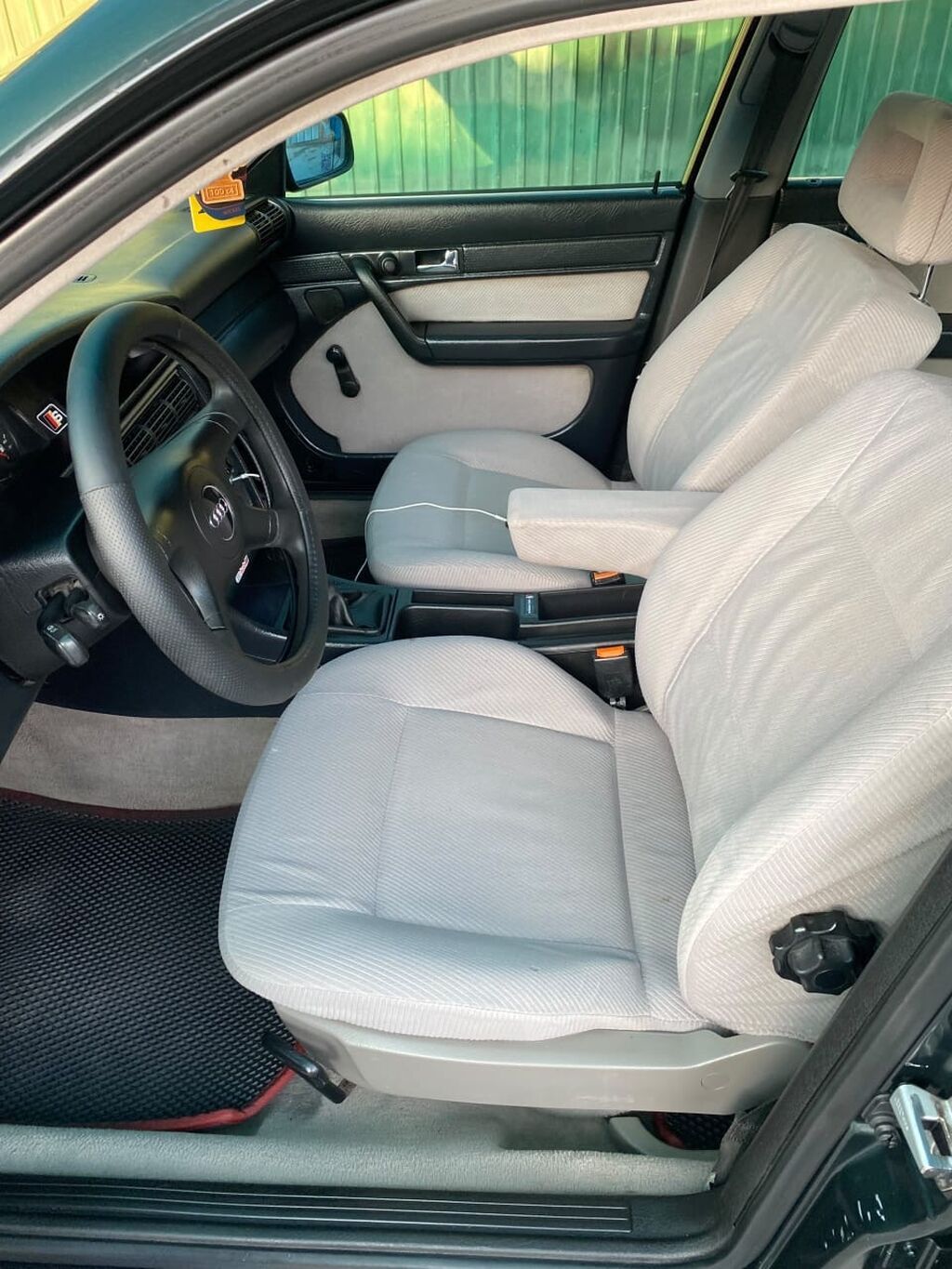 Audi S4: 1993 г., 2 л, Механика: фото 2