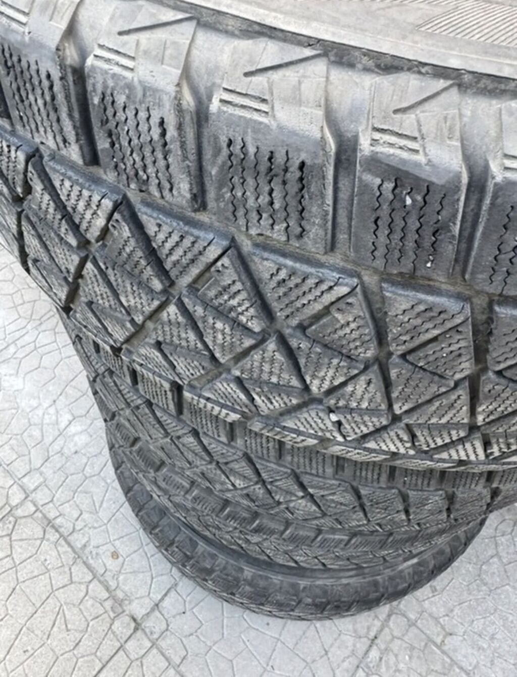 Шины 265 / 65 / R 17, Зима, Б/у, Комплект, Внедорожные (АТ/МТ), Bridgestone: фото 3