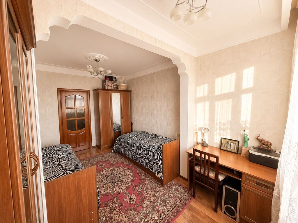Bakı, Bakıxanov qəs., 3 otaqlı, Köhnə tikili, 85 kv. m