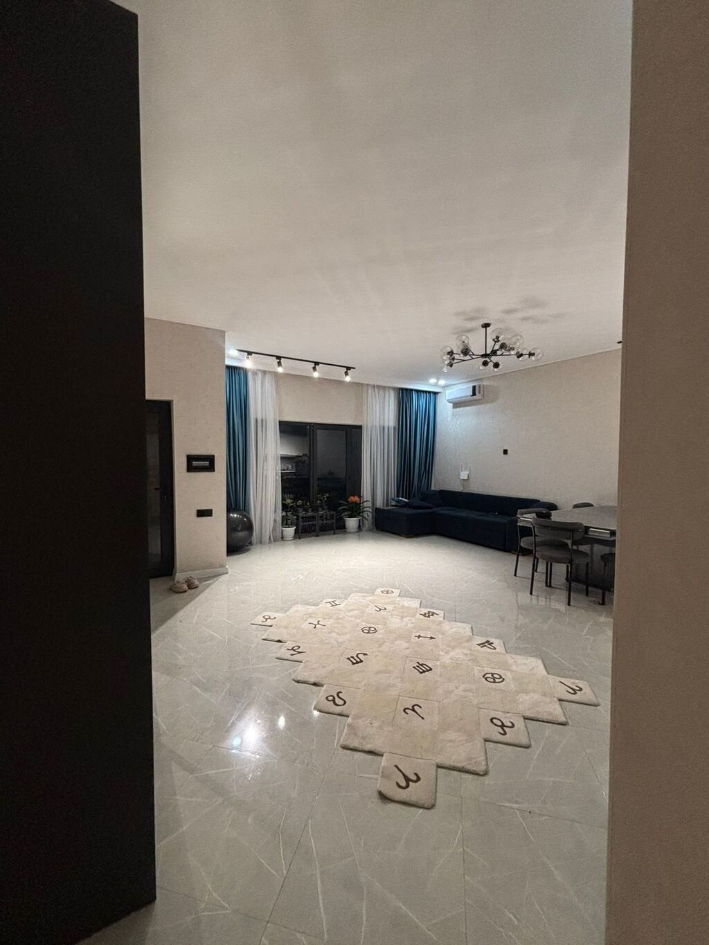 4 otaqlı, 100 kv. m, Yeni təmirli
