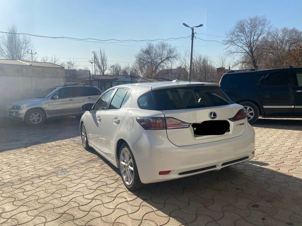 Lexus CT: 2012 г., Автомат, Гибрид, Хэтчбэк: фото 4