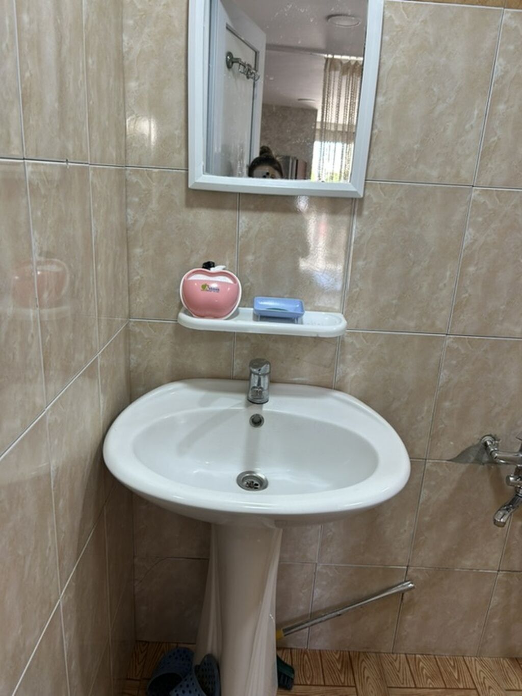 1 otaqlı kiçik ev – mətbəx, sanitar qovşağı və isitmə sistemi ilə -