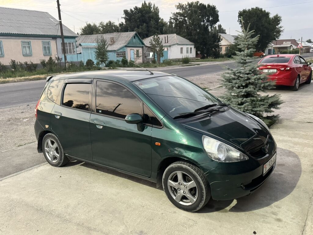 Honda Jazz: 2002 г., 1.4 л, Механика, Бензин, Хэтчбэк: фото 2