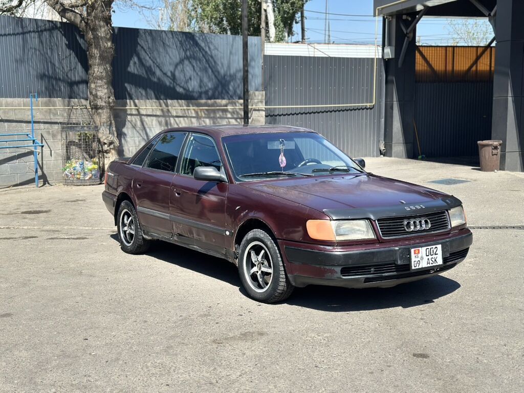 Audi 100: 1992 г., 2 л, Механика, Бензин, Седан: фото 6