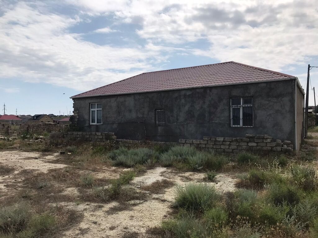 Binəqədi qəs. 5 otaqlı, 320 kv. m, Təmirsiz