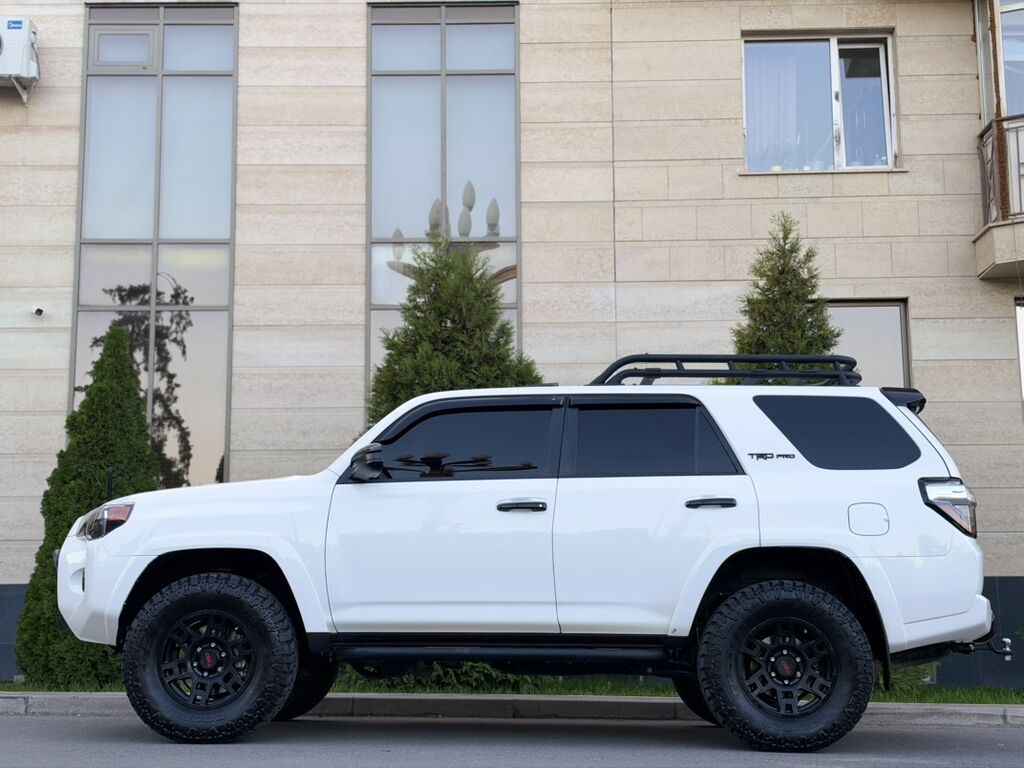 Toyota 4Runner: 2019 г., 4 л, Автомат, Бензин, Внедорожник: фото 8