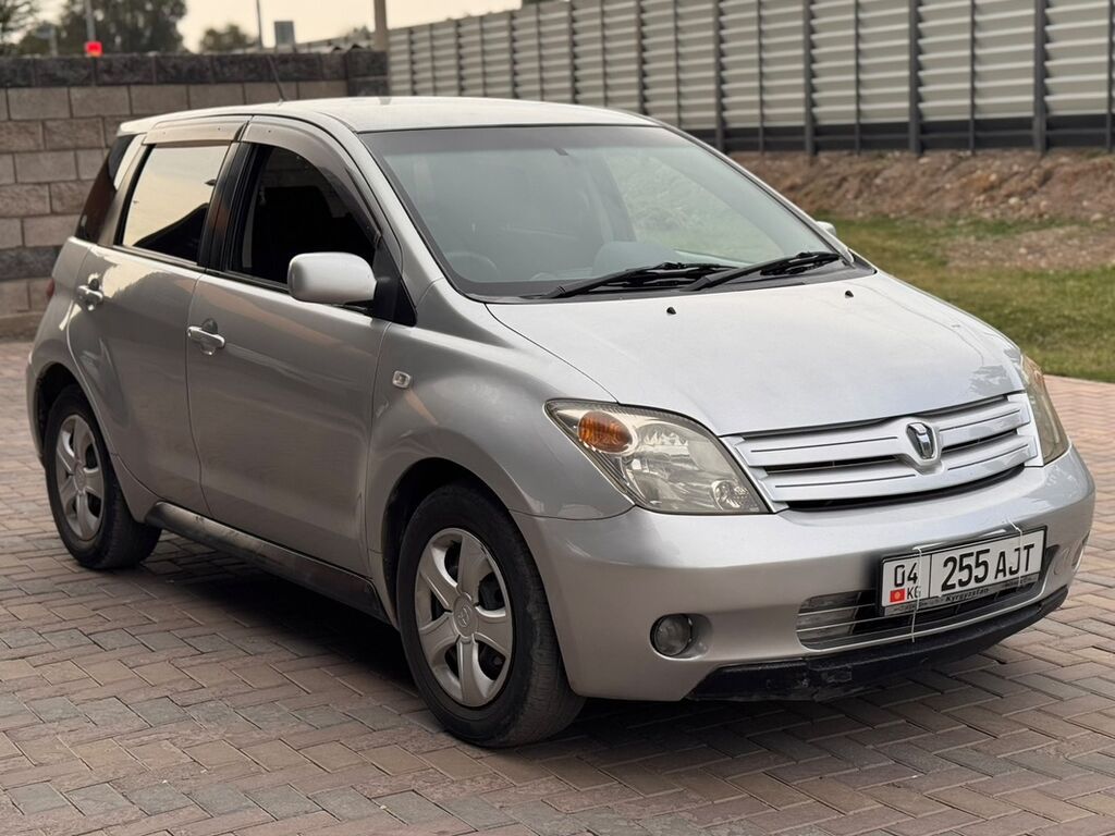 Toyota Ist: 2003 г., 1.3 л, Автомат, Бензин, Хэтчбэк: фото 4