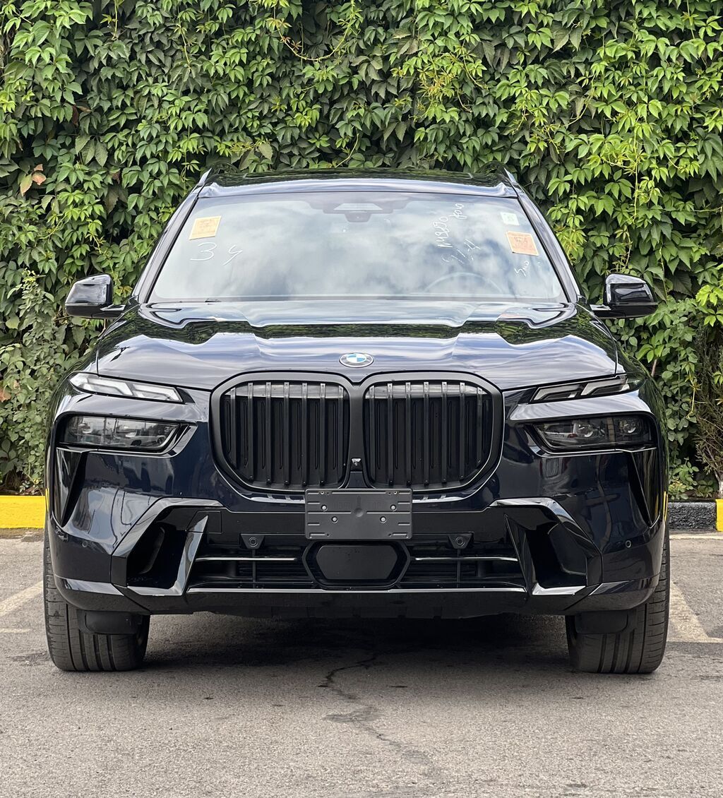 BMW X7: 2022 г., 3 л, Автомат, Бензин, Кроссовер: фото 2