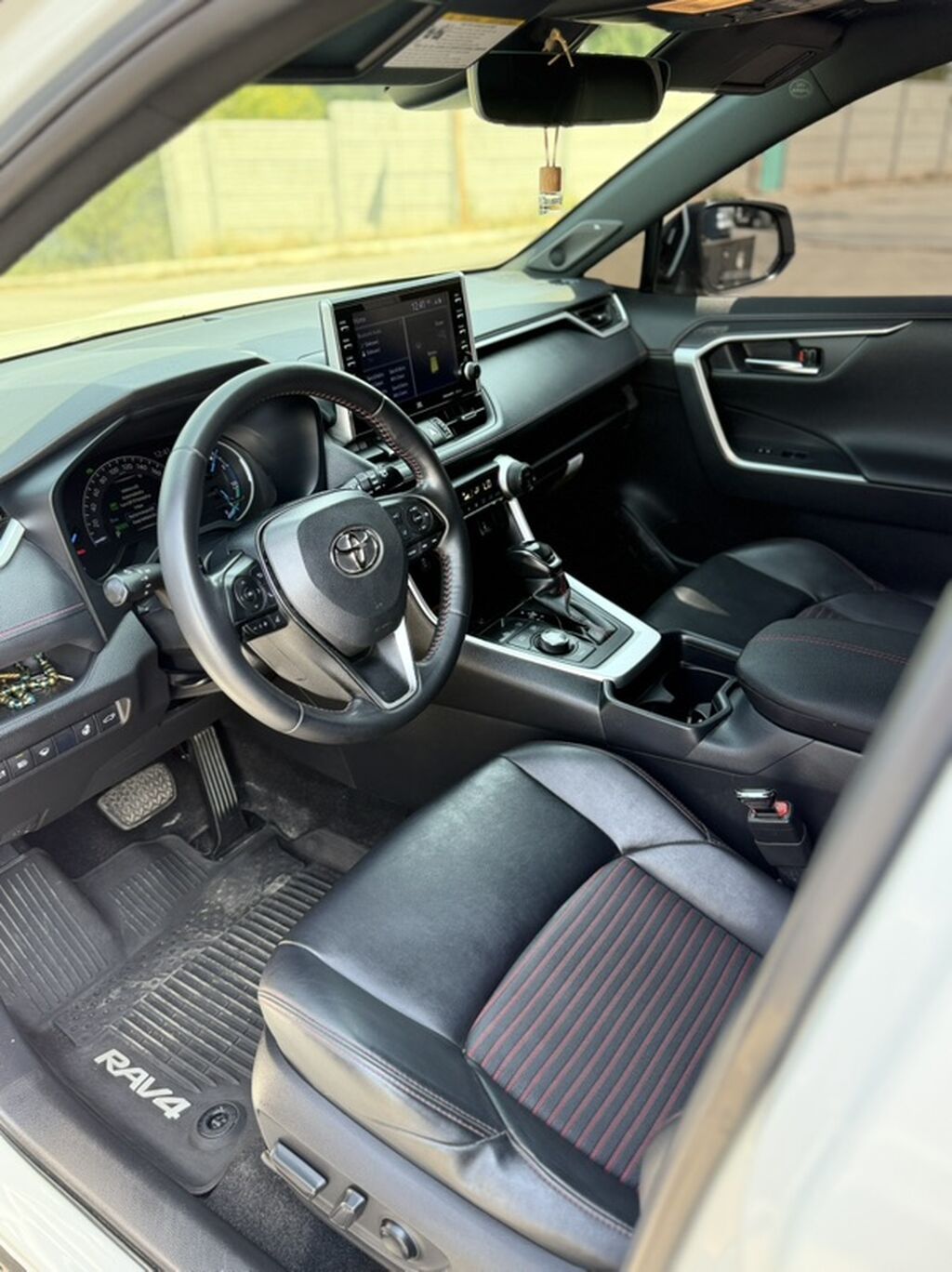 Toyota RAV4: 2021 г., 2.5 л, Вариатор, Гибрид, Кроссовер: фото 8