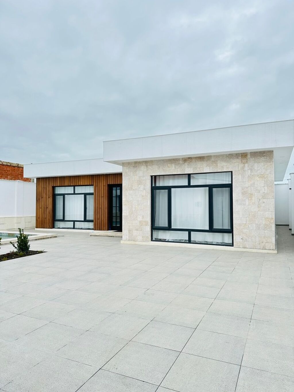 130 kv. m, 4 otaqlı, Kanalizasiya, İnternet, İşıq