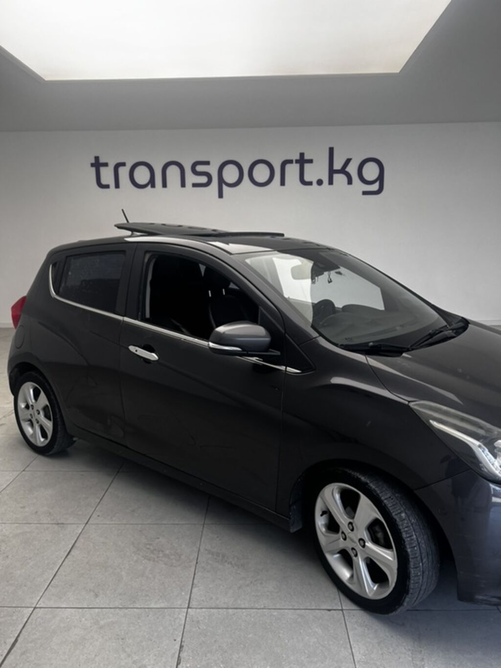 Chevrolet Spark: 2015 г., 1 л, Автомат, Бензин, Хэтчбэк: фото 2