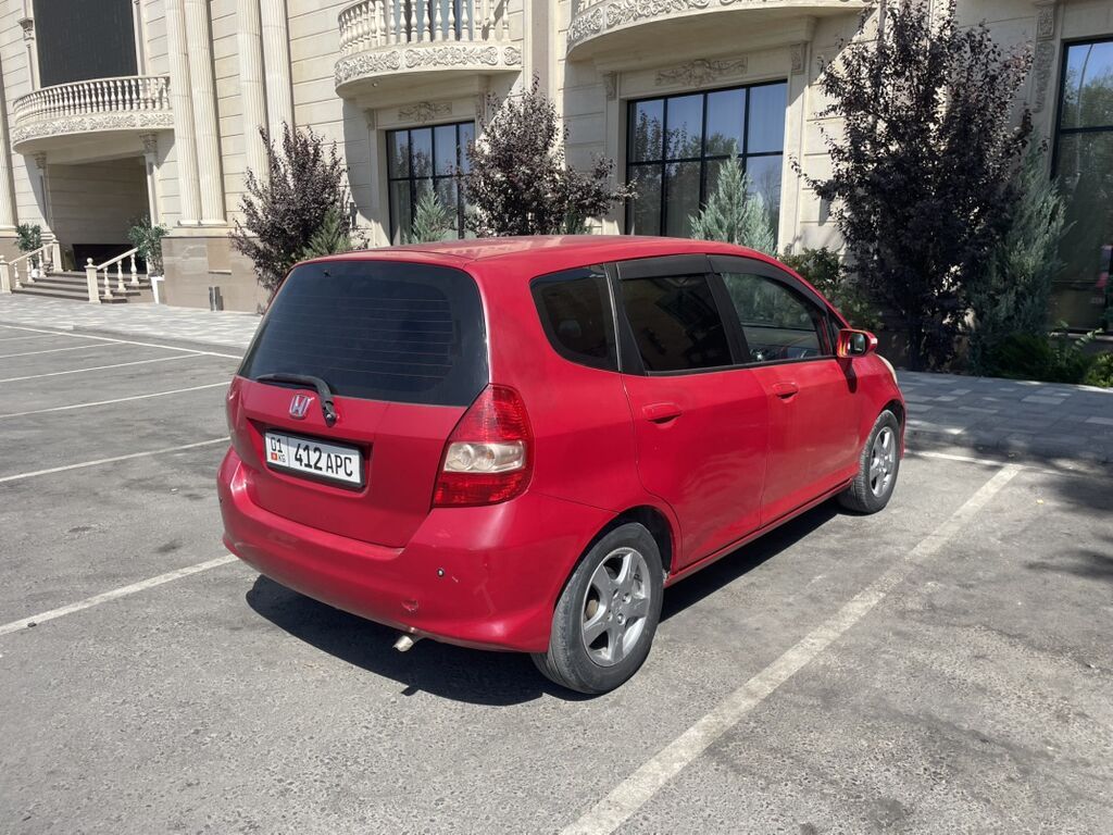 Honda Fit: 2007 г., 1.3 л, Автомат, Бензин, Хэтчбэк: фото 4