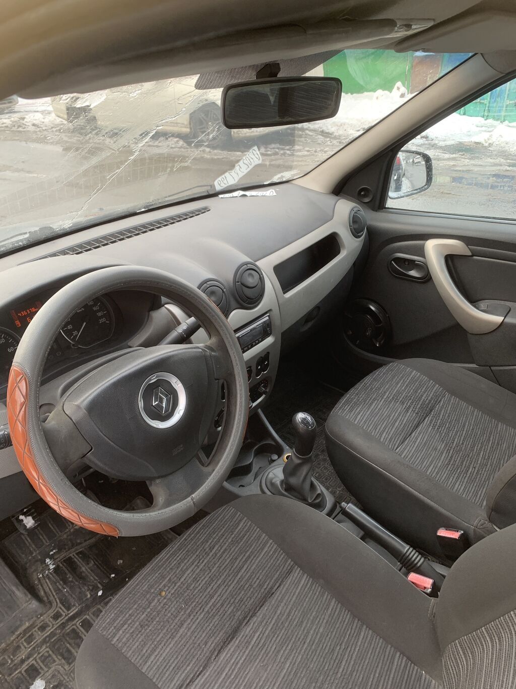 Renault Logan: 2011 г., 1.6 л, Механика, Бензин, Седан: фото 5