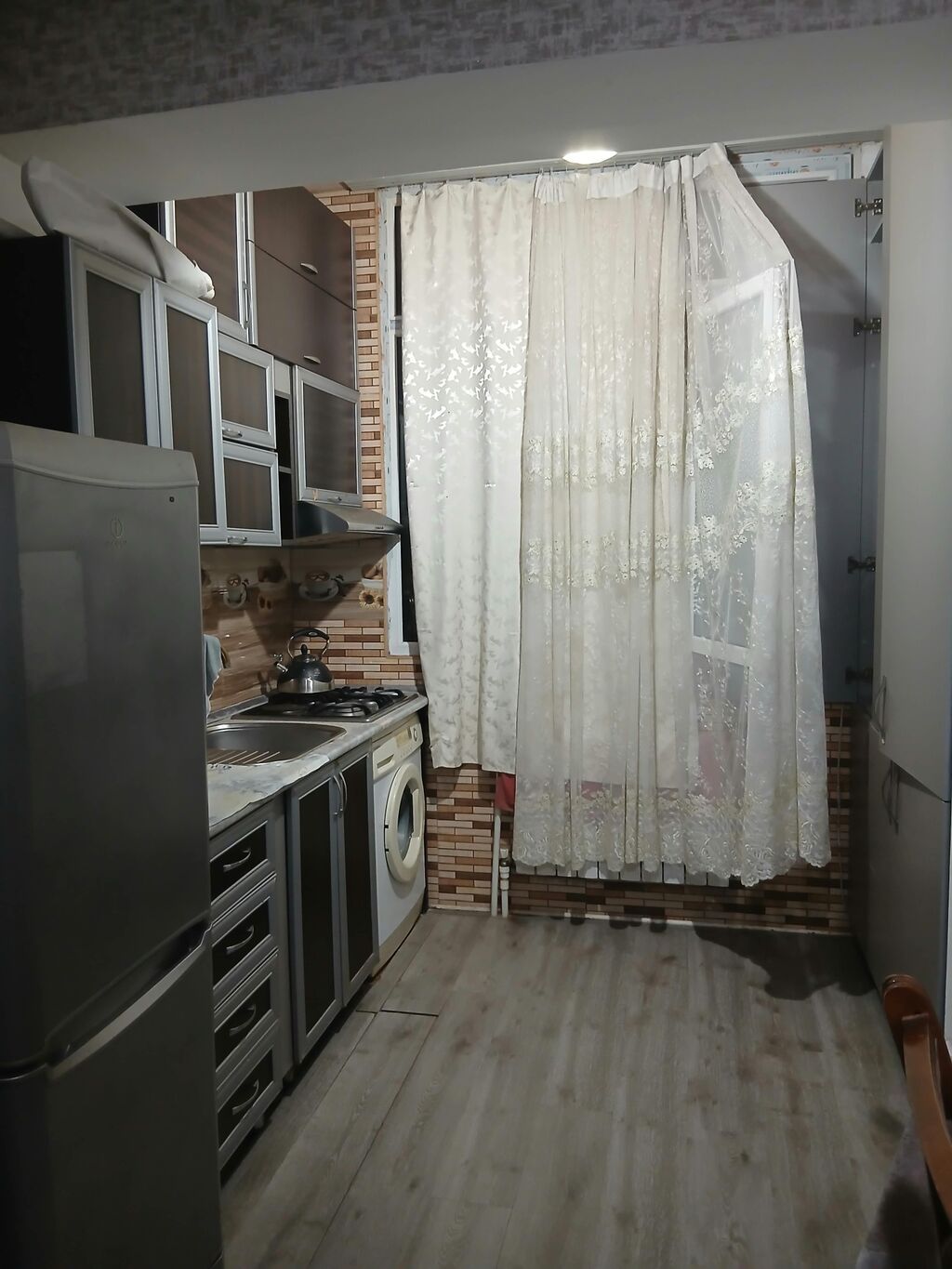 Salam Baki Sumqayit yolunun ustu,kupcali,qaz,isiq,su,wifi daimi cox