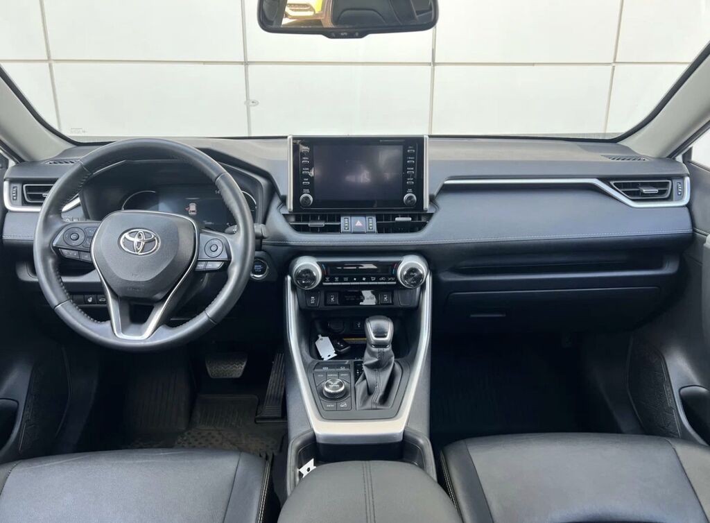 Toyota RAV4 Практичный и экономичный семейный кроссовер с высоким: фото 5