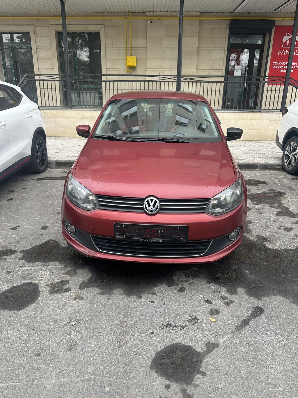 Volkswagen Polo: 2012 г., 1.6 л, Автомат, Бензин, Седан: фото 1