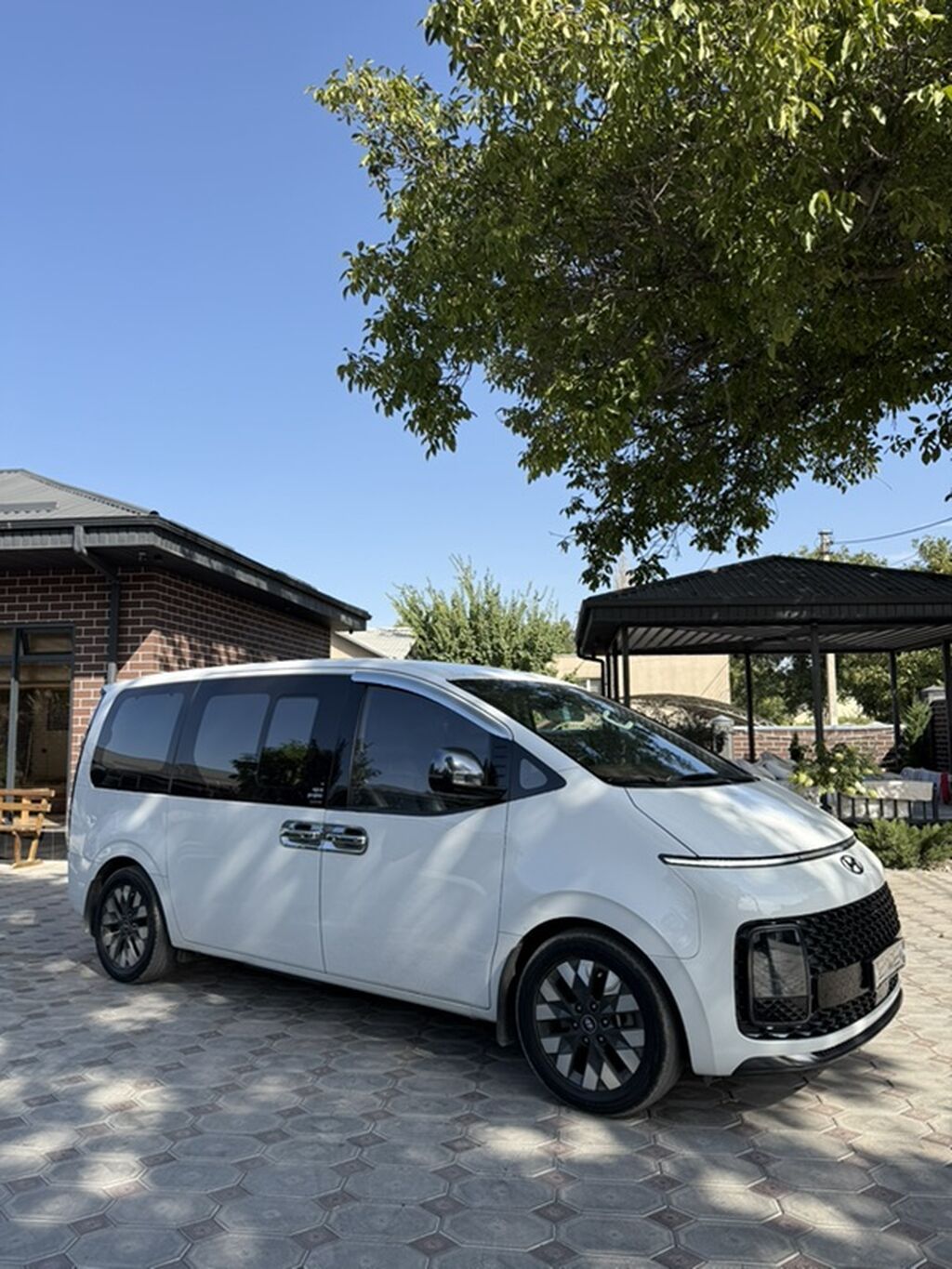 Hyundai Staria: 2023 г., 3.5 л, Автомат, Газ, Минивэн: фото 2