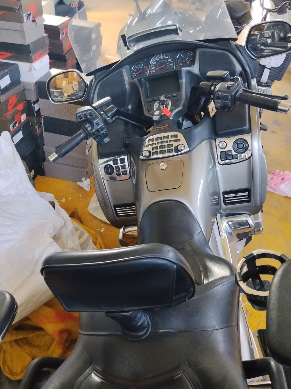 Honda Gold Wing GL1800 — туристический мотоцикл класса люкс. Основные: фото 2
